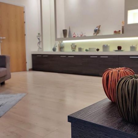 Isabella Modern Flat City Center Никозия Екстериор снимка
